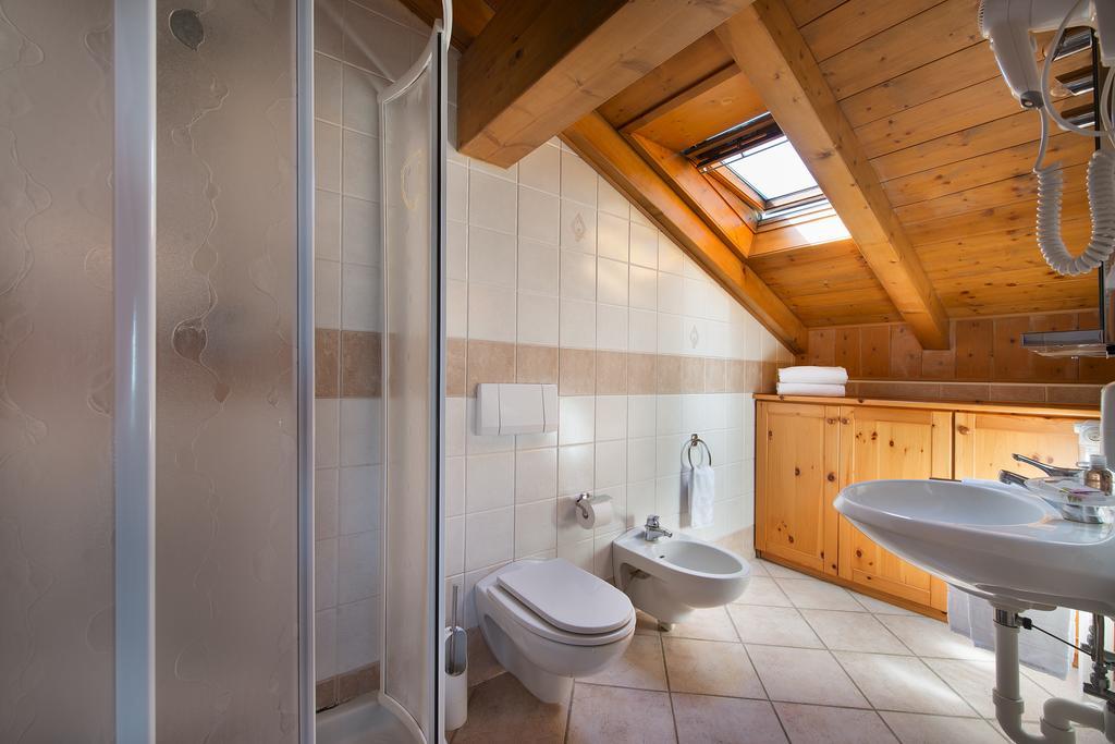 Hotel Gallo Cedrone Valdisotto Room photo